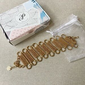 Plunder Elegant Gold Bracelet